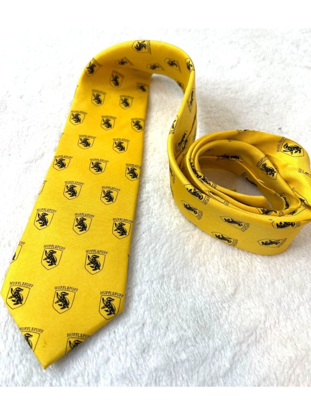 Harry Potter Silk Necktie Tie Yellow Hufflepuff Badger Hogwarts House
